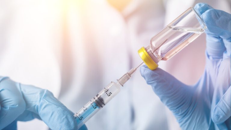 Vaccinul antigripal. Când e recomandat pentru sezonul rece și care sunt pașii