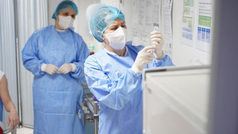 Punct de vaccinare anti-COVID deschis la PTF Stânca Costeşti