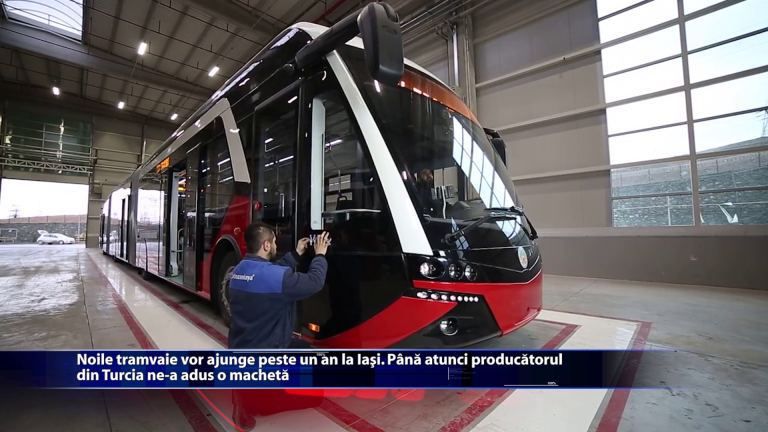 Noile tramvaie vor ajunge peste un an la Iasi. Pana atunci producatorul din Turcia ne-a adus o macheta