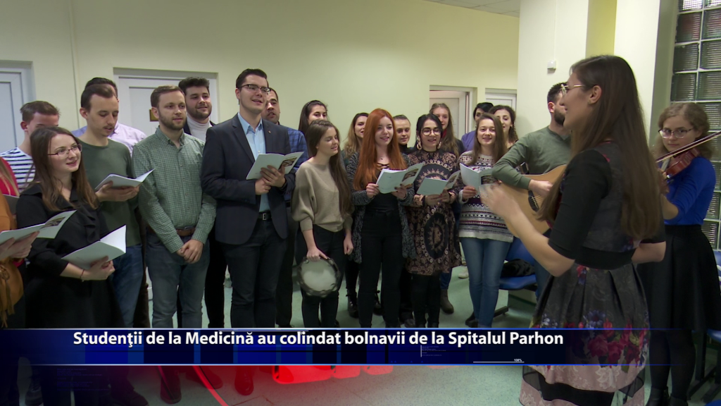 Studentii de la Medicina au colindat bolnavii de la Spitalul Parhon