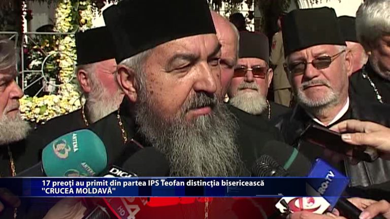 17 preoti au primit din partea IPS Teofan distinctia bisericeasca – Crucea Moldava