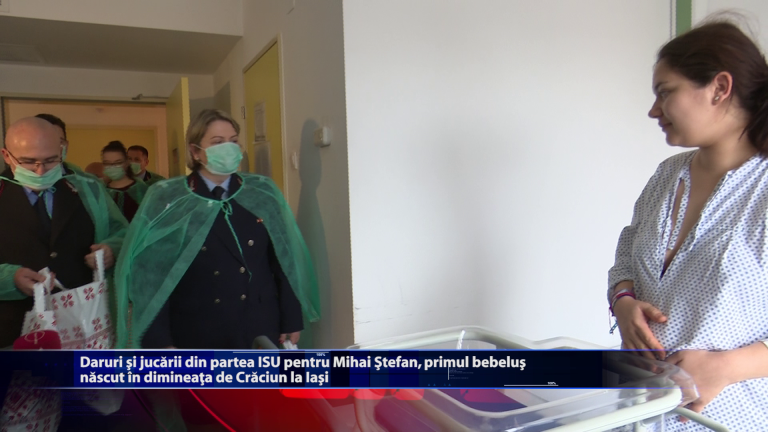 Daruri si jucarii din partea ISU pentru Mihai Stefan, primul bebelus nascut in dimineata de Craciun la Iasi