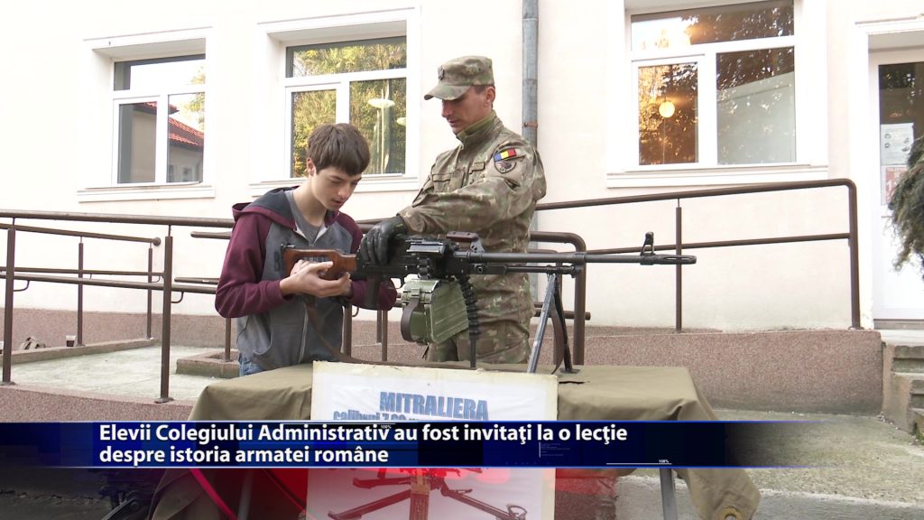 Elevii Colegiului Administrativ au fost invitati la o lectie despre istoria armatei romane