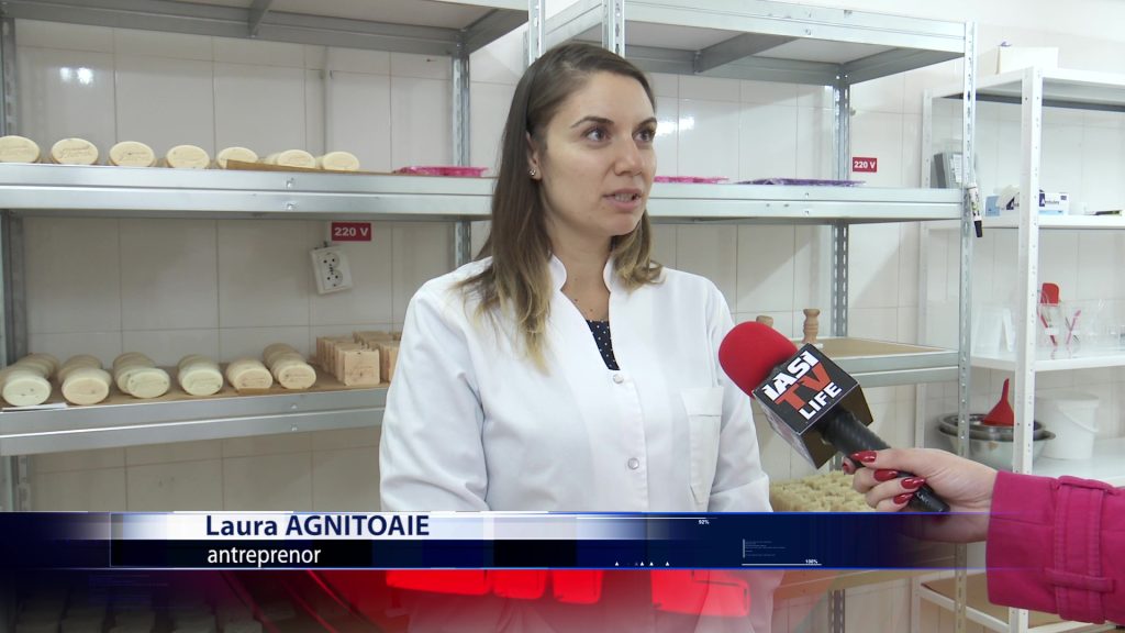 Laura Agnitoaie cultiva anual aproximativ 1.000 de metri patrati de lavanda