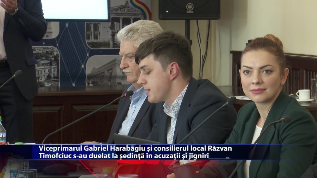 Viceprimarul Gabriel Harabagiu si consilierul local Razvan Timofciuc s-au duelat la sedinta in acuzatii si jigniri