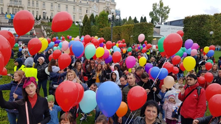 VIDEO. WorldStreet a lansat 1.000 de baloane pentru a atrage atenția asupra accidentelor rutiere