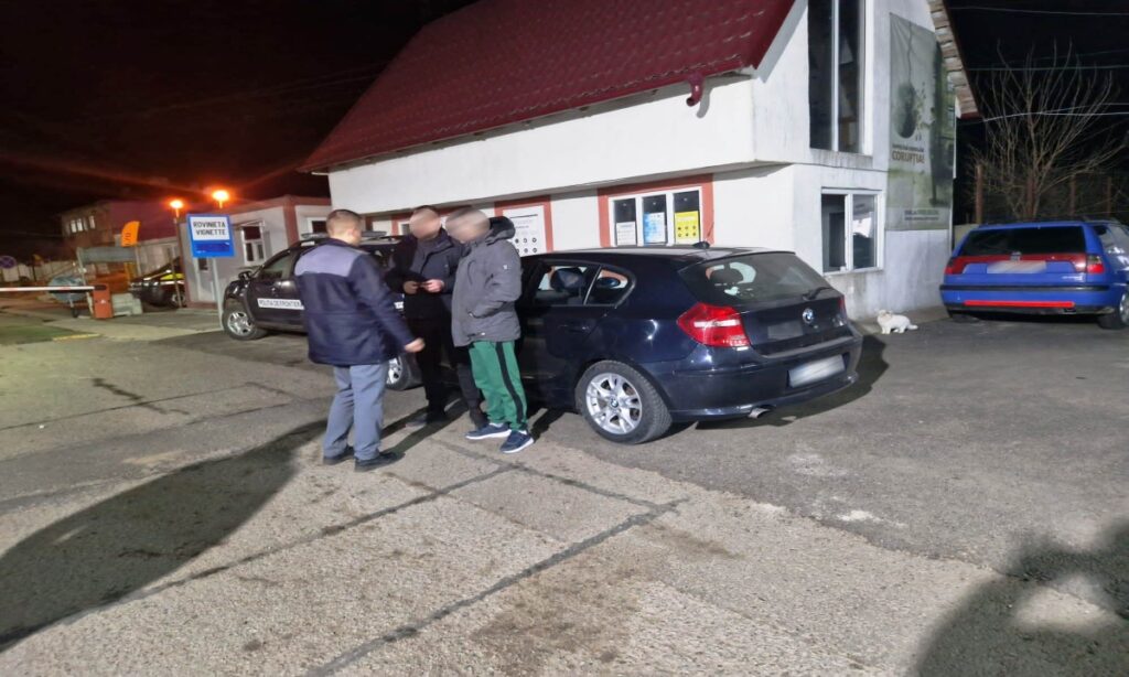 Urmărit pentru organizarea de furturi de peste 90.000 de euro, depistat la Rădăuţi Prut