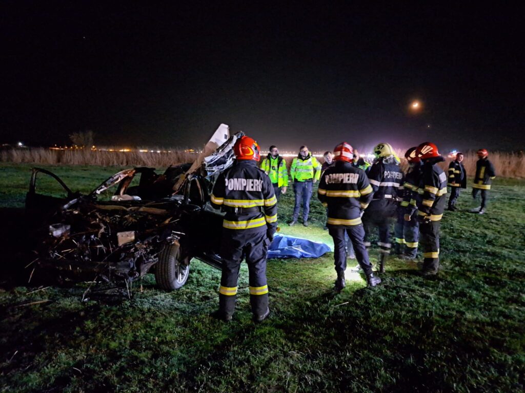 VIDEO. Accident mortal la Iaşi: impact violent între două maşini şi o căruţă