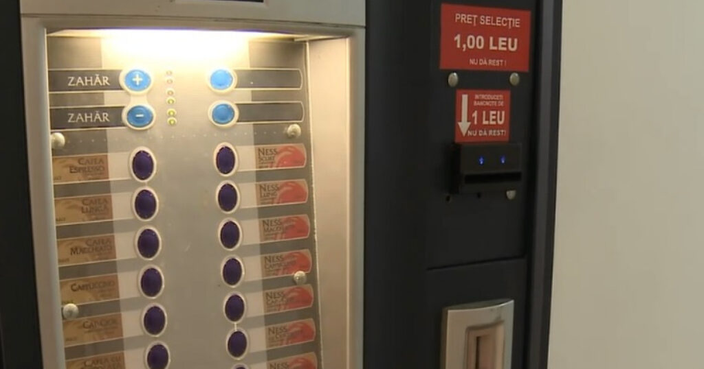 Au spart automatul de cafea din sat şi au furat bunuri în valoare de 3.500 lei