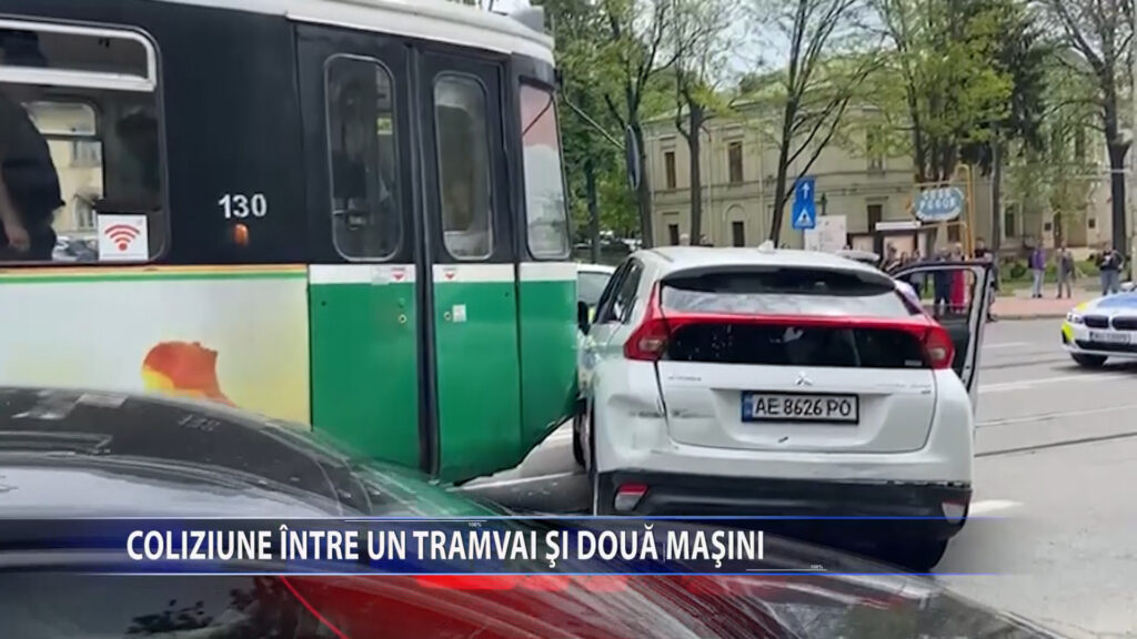 Coliziune intre un tramvai si doua masini