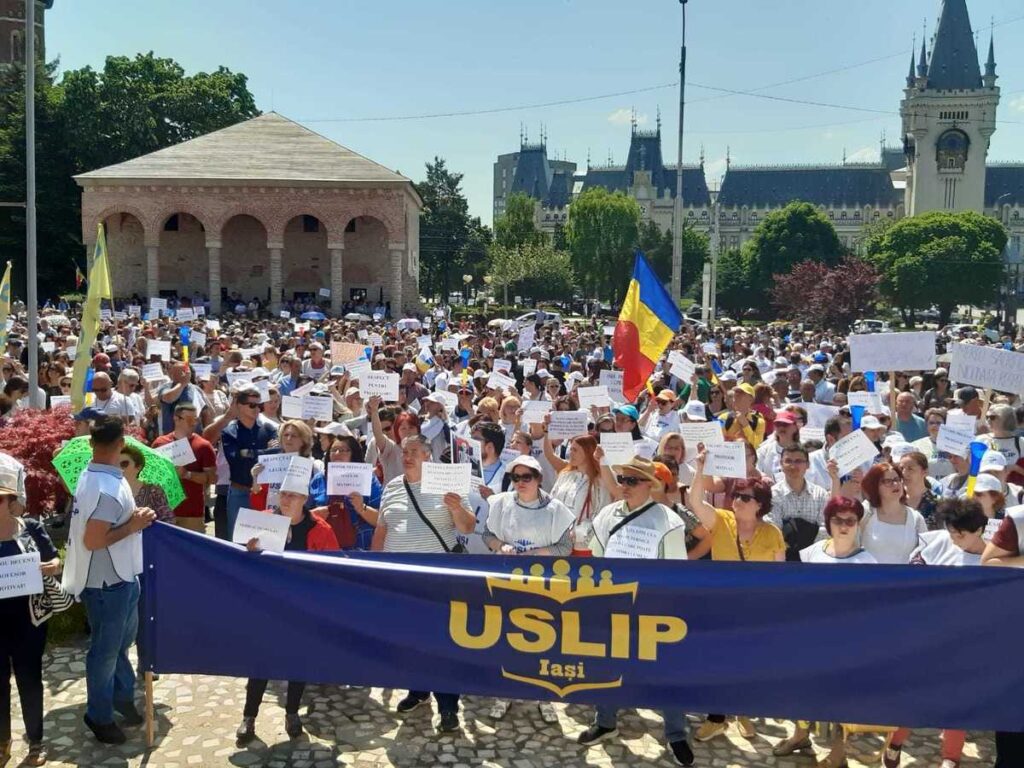 Profesorii ieşeni vor protesta luni şi miercuri în faţa Prefecturii
