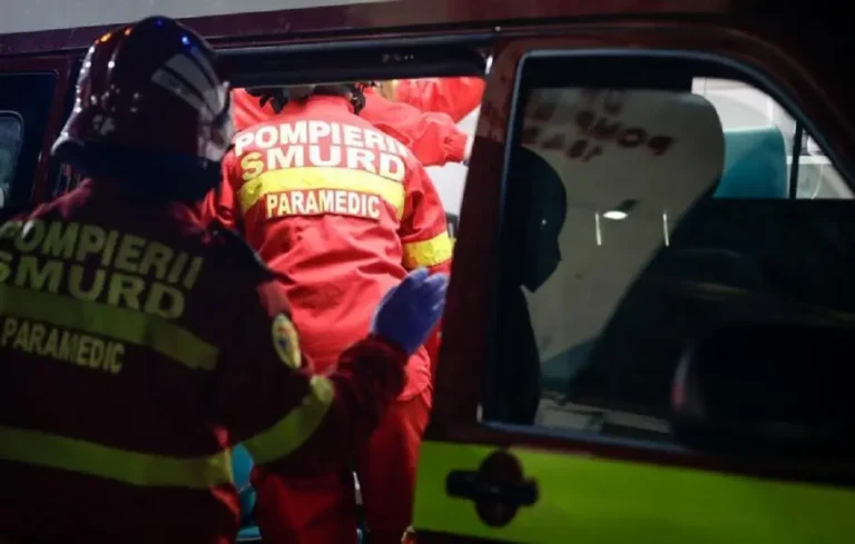 Băieţel de 4 ani, luat de ape sub ochii mamei, după ce a căzut în râu. Trupul copilului a fost găsit la 2,5 km în aval