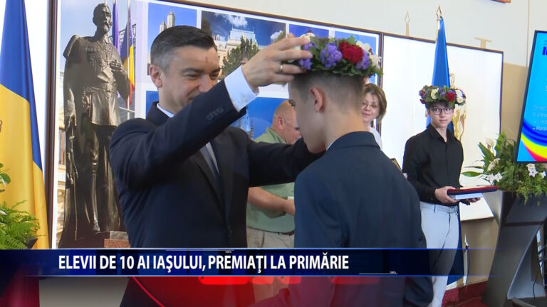 Elevii de 10 ai Iasului, premiati la primarie