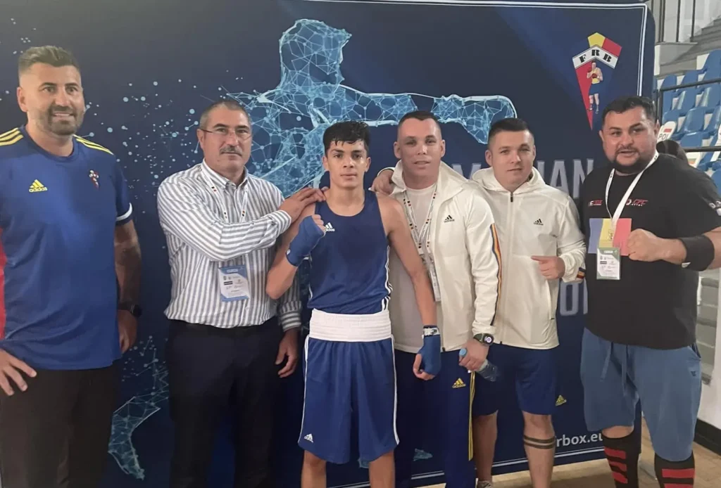 Record pentru România: 12 medalii la Europene de la Ploiești. Alti 6 băieți boxează azi în sferturi