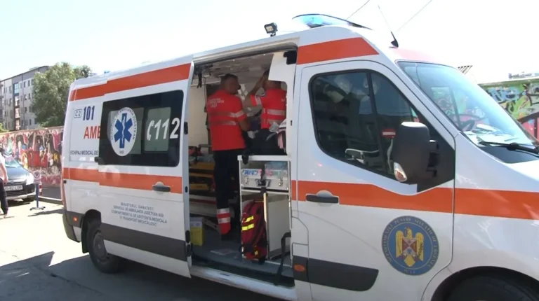 VIDEO. Canicula face prima victimă la Iași. Un bărbat a murit pe plaja de la Purcica