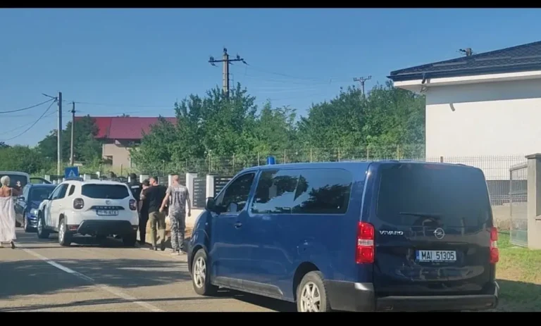 Percheziții Miroslava: mire luat la audieri cu tot cu Mercedes. Polițiștii antidrog caută traficanți