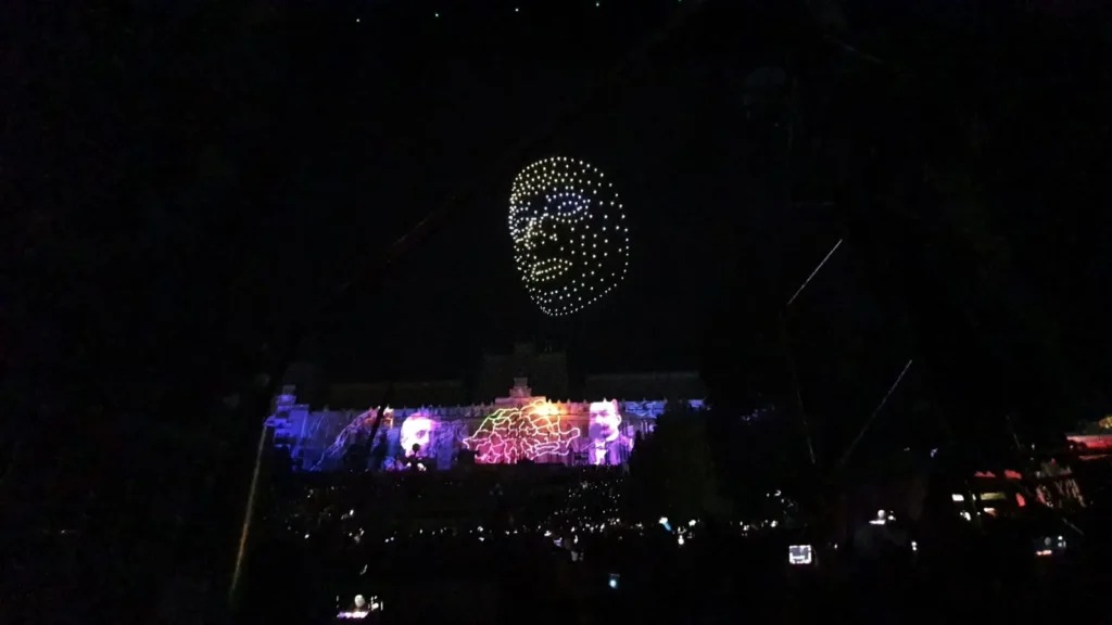 Festivalul Digital Throne a debutat cu un show de drone, un spectacol de video mapping și proiecții speciale pe Palatul Culturii