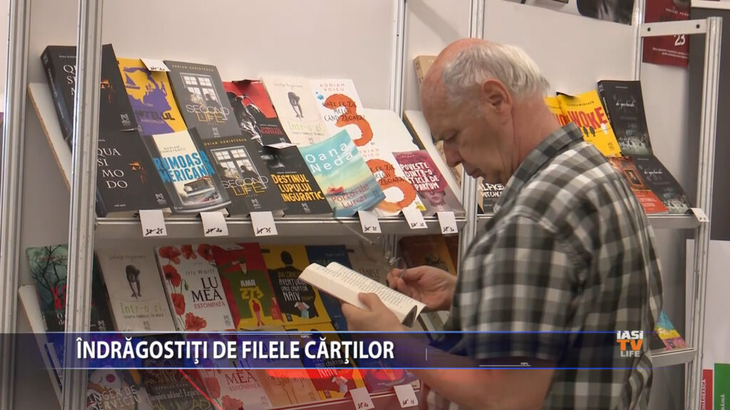 Indragostiti de filele cartilor