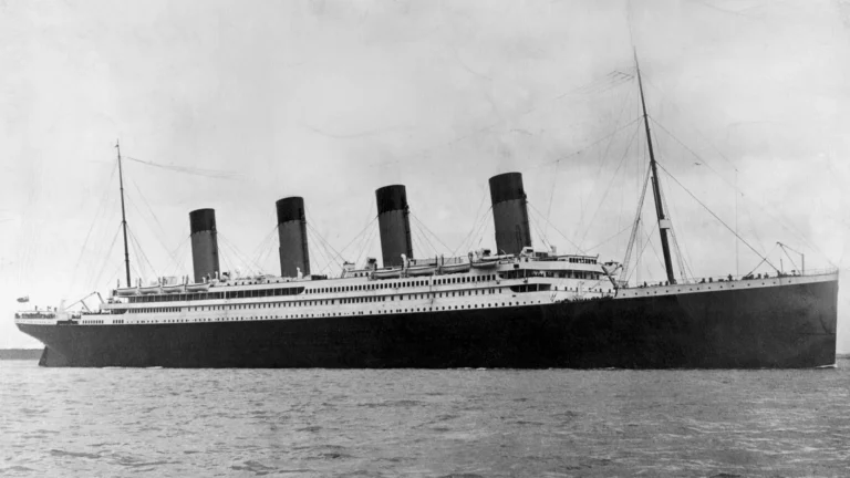 Meniu de la clasa întâi de pe Titanic, vândut cu aproape 100.000 de euro la licitaţie