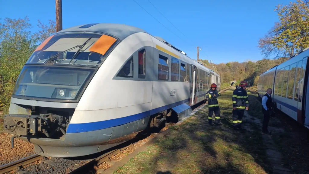 Un tren care a plecat din Iași spre Tecuci a luat foc în gara Bârnova