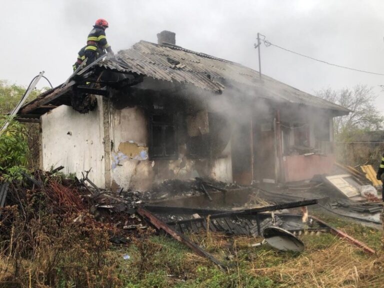 A rămas fără locuință în prag de iarnă, din cauza neglijenței