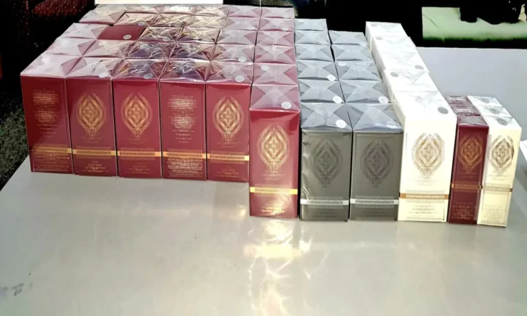 Parfumuri ascunse și nedeclarate, în valoare de aproximativ 10.000 de lei, confiscate la frontieră