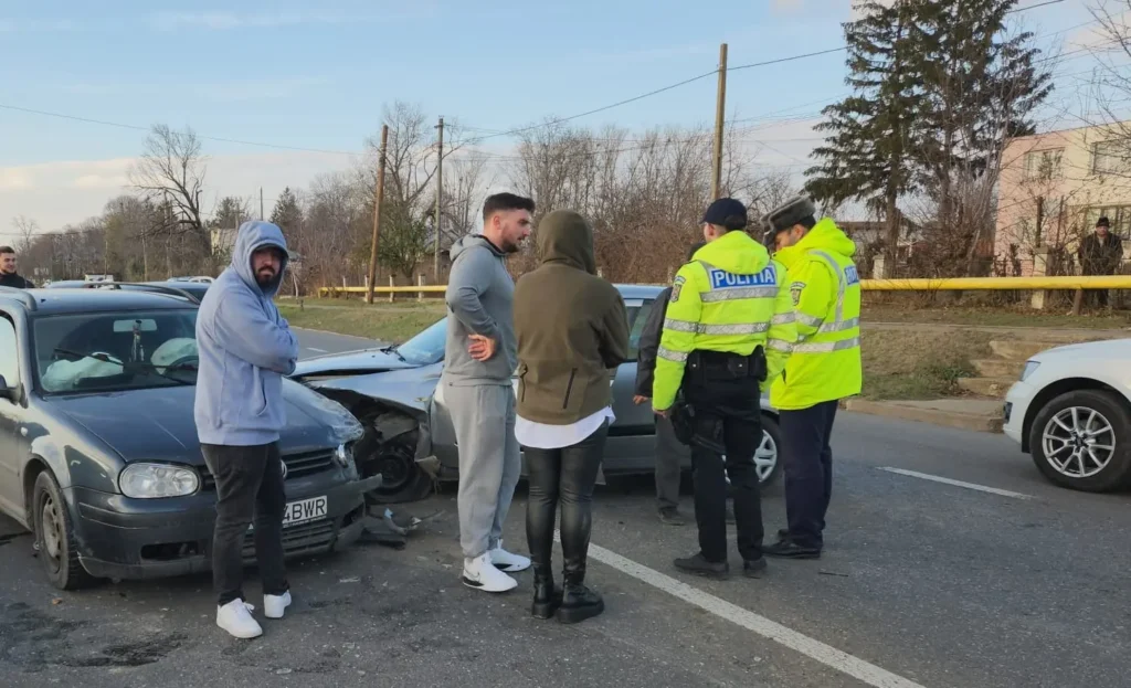 VIDEO. Accident cu trei mașini la Budăi