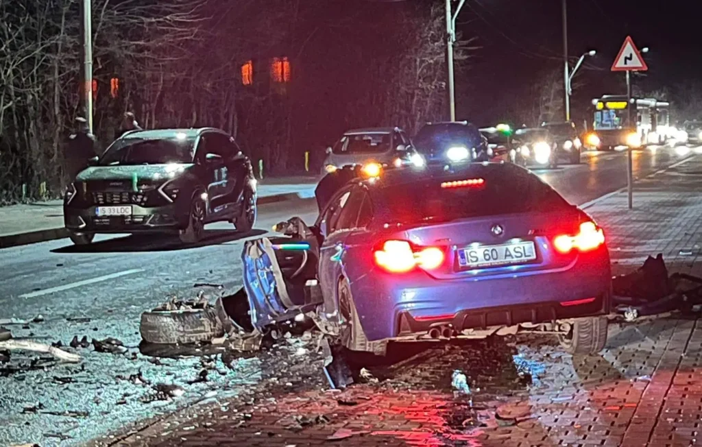 FOTO. Încă un accident nefericit în Copou cu trei victime. Două autoturisme BMW s-au ciocnit frontal