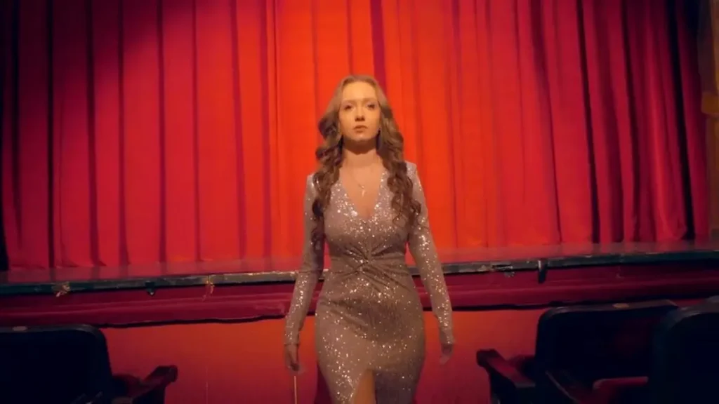 Alexia, fata cu mâinile amputate în cumplitul accident de la Pașcani, a lansat un nou videoclip, „Don’t Cry”