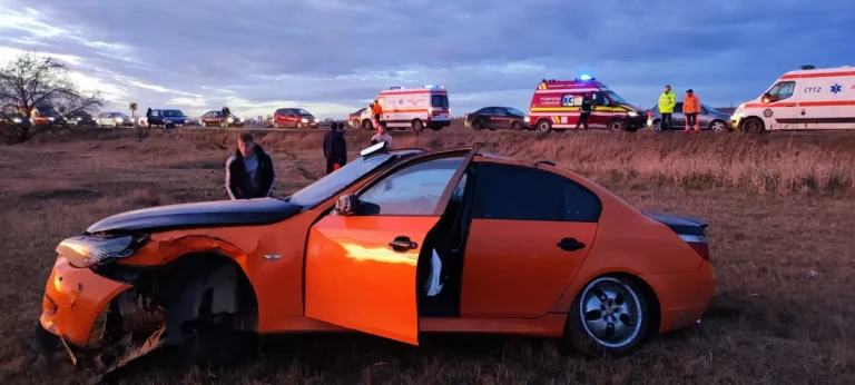 Un autoturism BMW s-a rostogolit de trei ori după ce a ieşit “în decor” după Lețcani