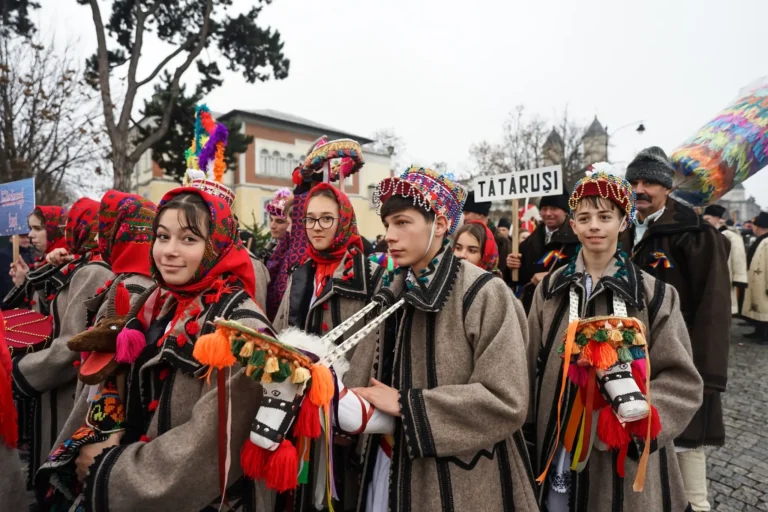 Festivalul folcloric „Datini și Obiceiuri de Iarnă”. Formațiile care vin sâmbătă la Iași