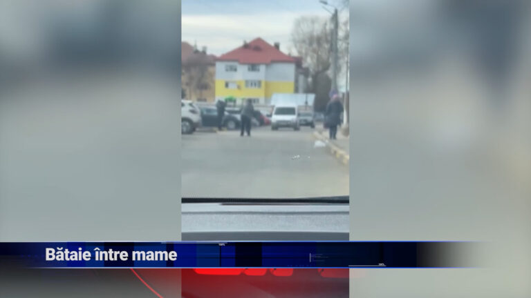 Bătaie între mame