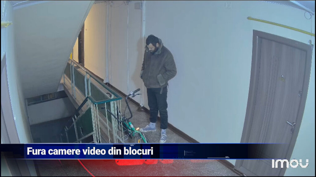 Fură camere video din blocuri