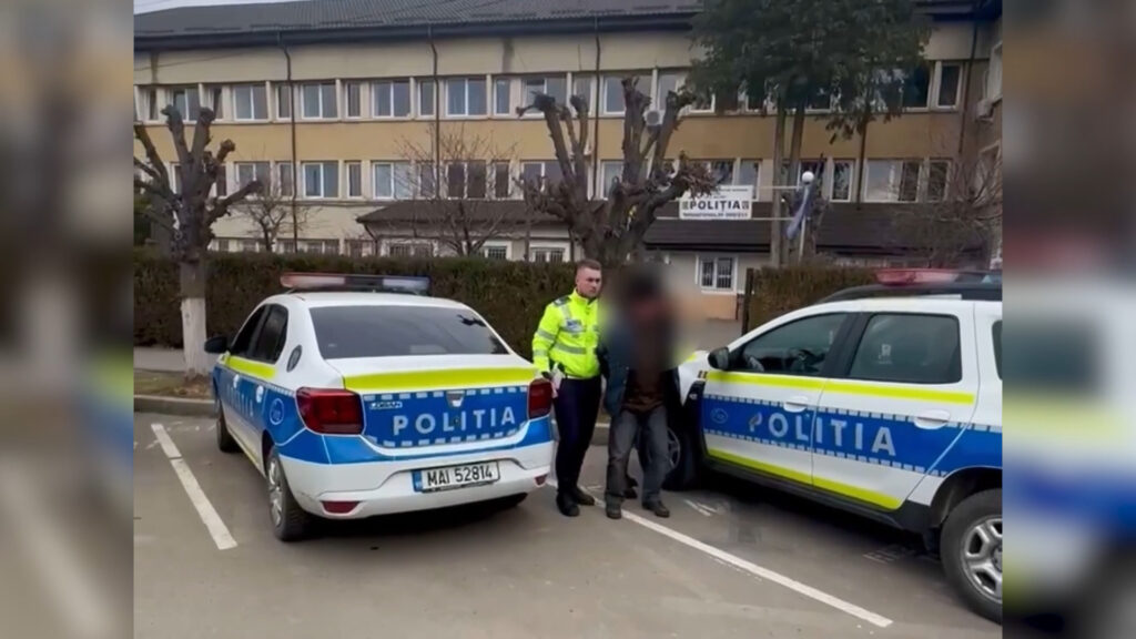 Femeie bătută de propriul fiu