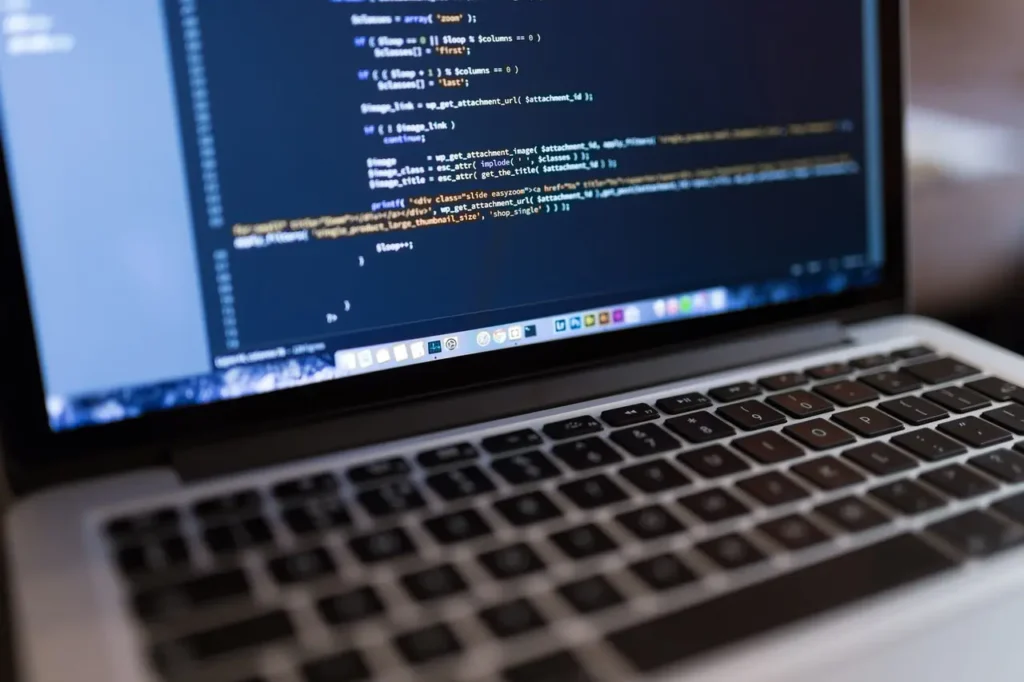 Situație devastatoare pentru mai multe spitale din întreaga țară afectate de un val de atacuri cibernetice. Potrivit DNSC atacurile sunt clasificate drept ransomware.