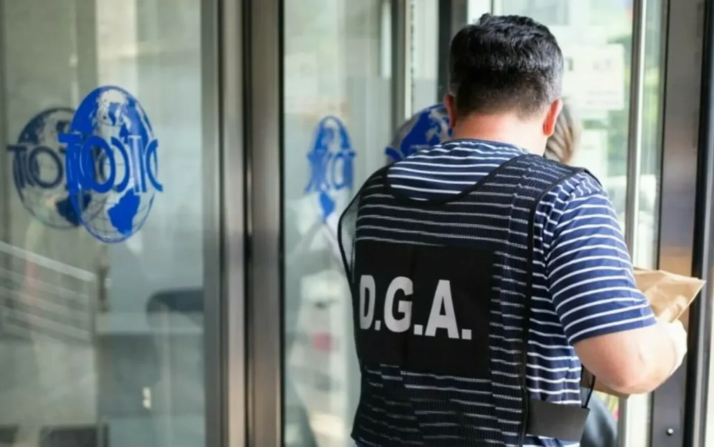 Șoferiță, ofițer anticorupție reținută de polițiști. A fost prinsă conducând repetat cu permisul suspendat