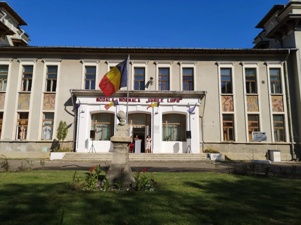 Colegiul Pedagogic „Vasile Lupu” a lansat licitația pentru construirea fundației și amenajarea școlii modulare