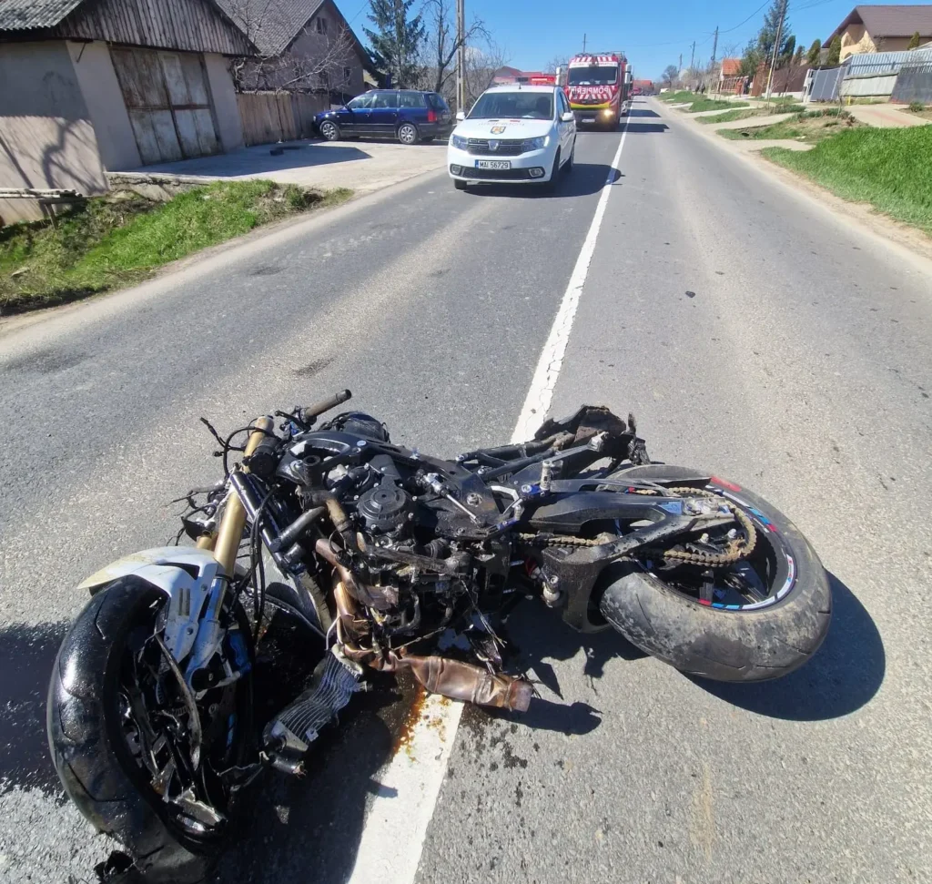 FOTO. Un motociclist a murit pe loc după un accident la Chicerea
