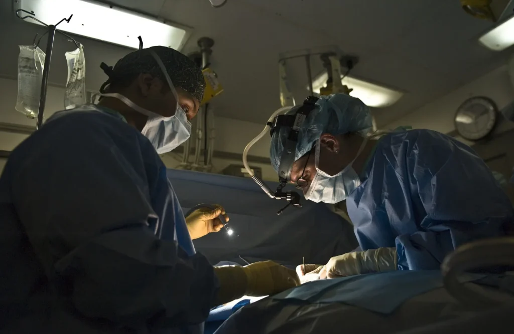 Șocant: A fost internat în spital pentru o operație la vezica biliară și i-au făcut o vasectomie