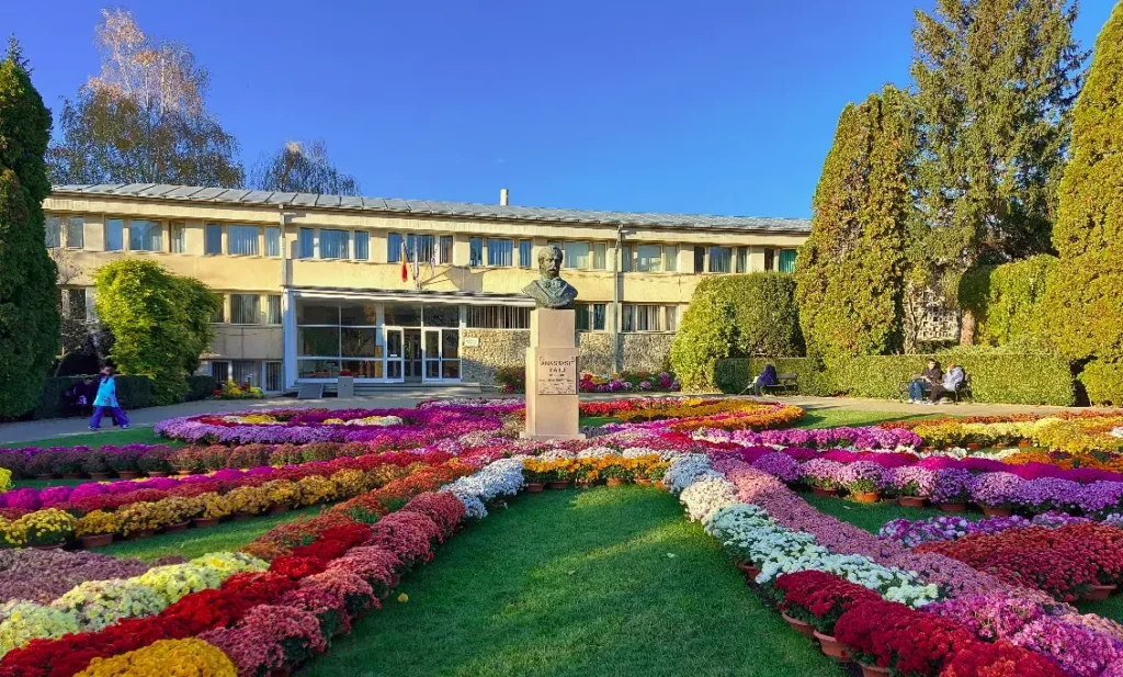 Grădina Botanică din Iași este considerată una dintre cele mai apreciate din România