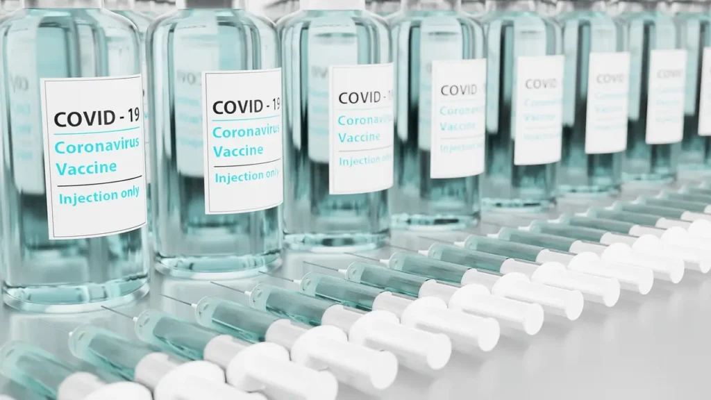 Un bărbat german a fost vaccinat de 217 ori împotriva COVID-19