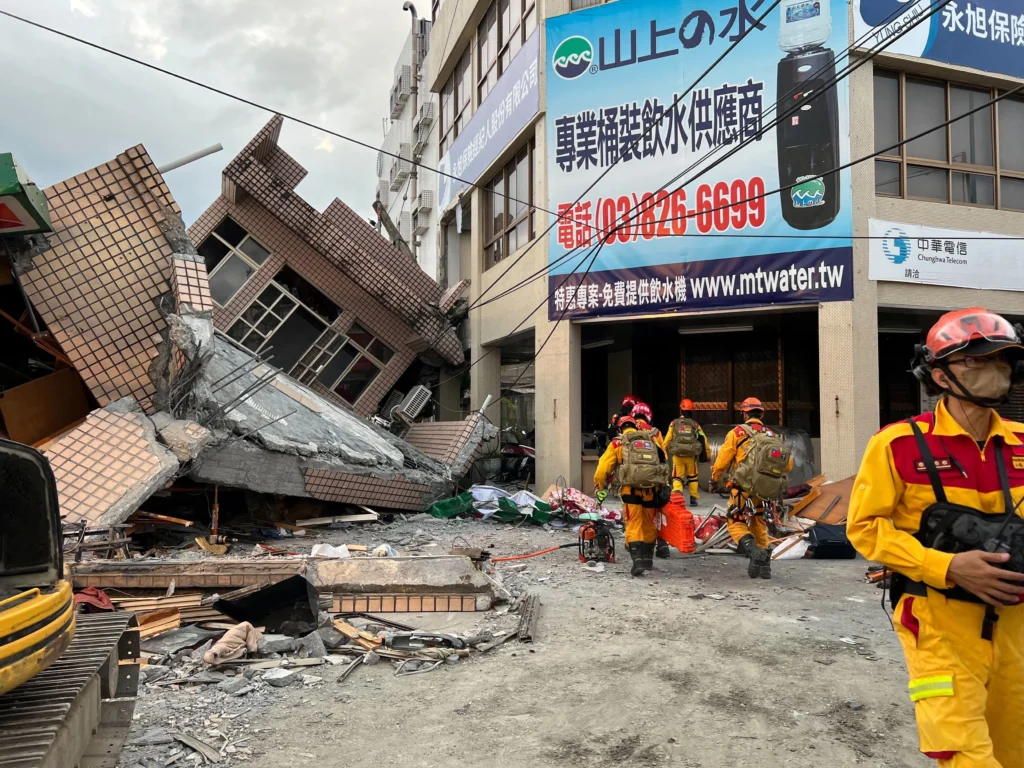Un cutremur de 7,2 grade Richter a lovit Taiwanul, provocând morți și răniți