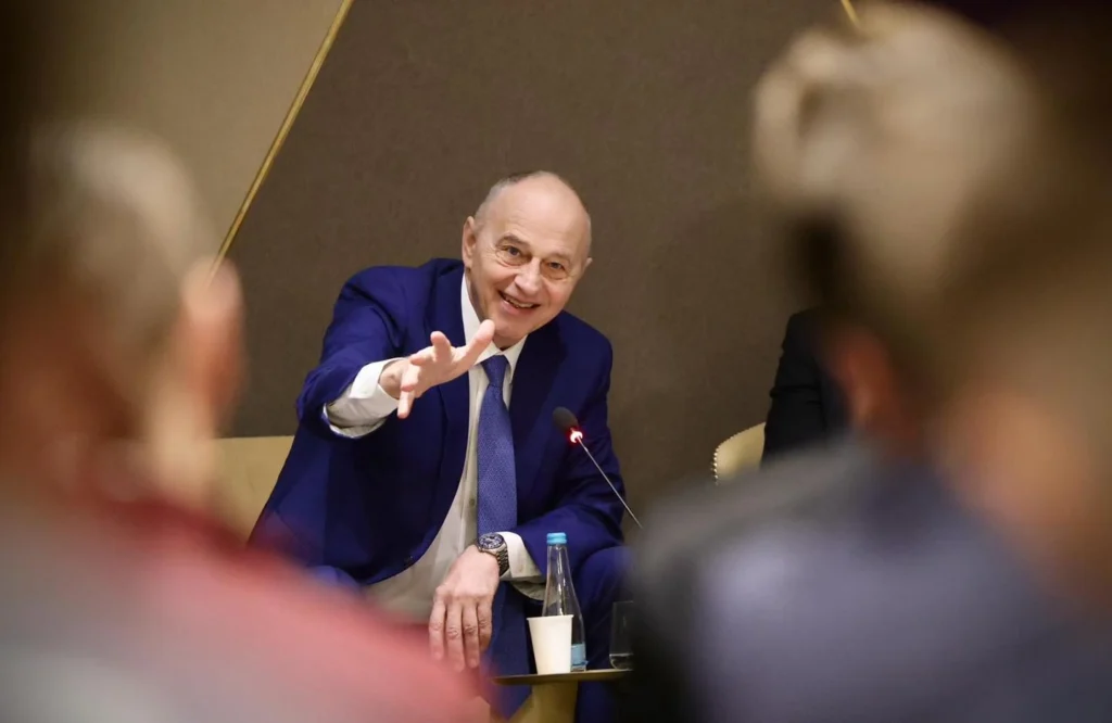 Mircea Geoană, lider în opțiunile de vot pentru alegerile prezidențiale, conform unui sondaj INSCOP