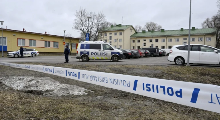 Un copil mort și alți doi răniți într-un incident armat la o școală din Finlanda