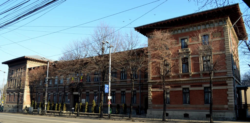 Scandal în Colegiul Național: Părinții magistrați dau în judecată școala copilului pentru nota 1 la Muzică