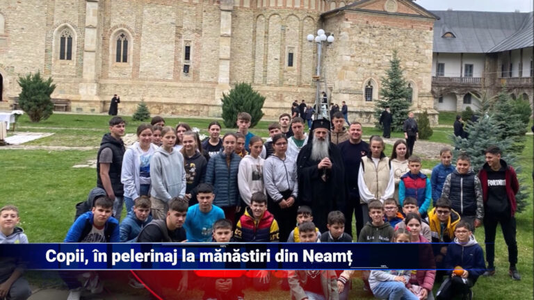 Copii, în pelerinaj la mănăstirile din Neamț