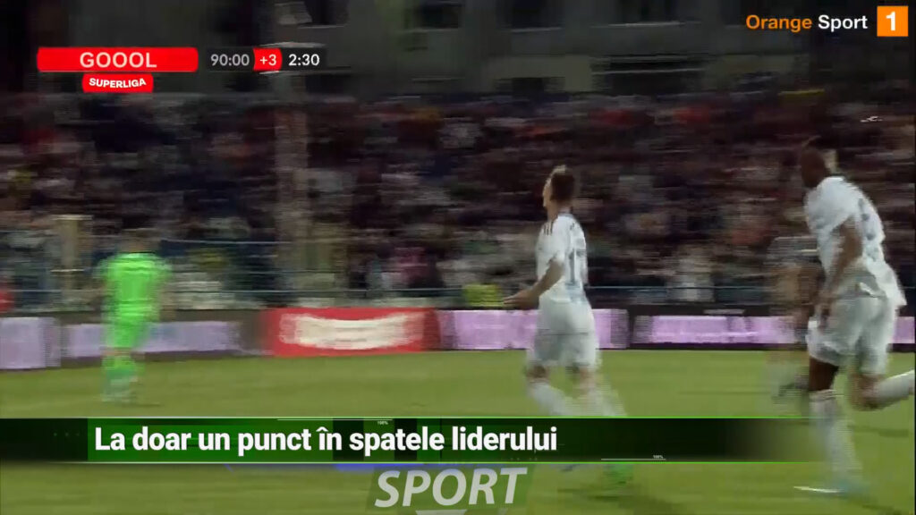 LA DOAR UN PUNCT ÎN SPATELE LIDERULUI