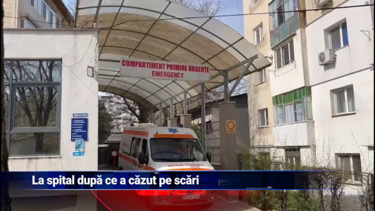 La spital după ce a căzut pe scări