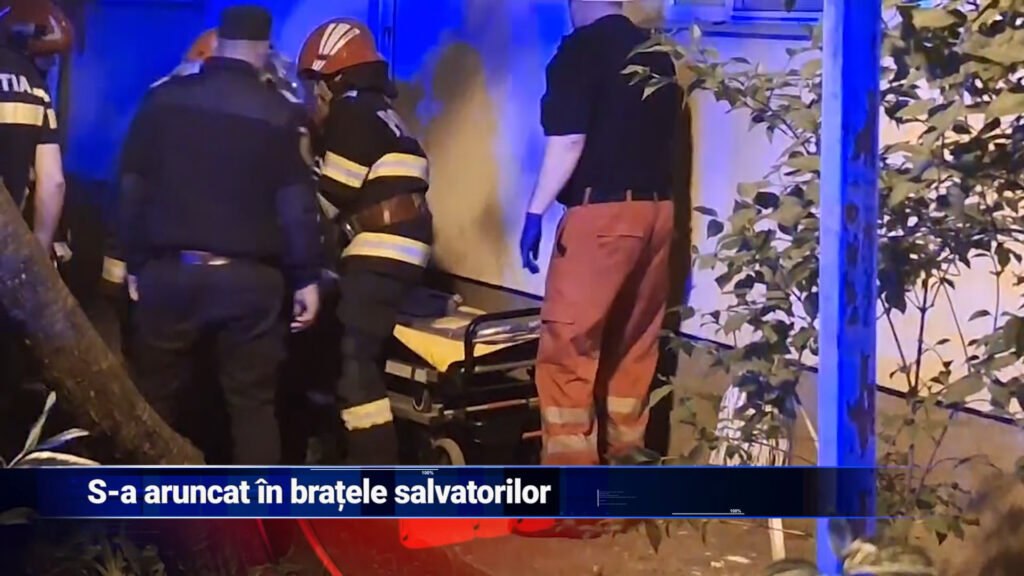 S-a aruncat în brațele salvatorilor