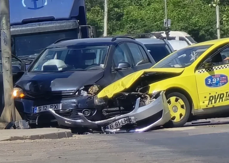 Taxi implicat într-un accident în zona Gării Internaționale